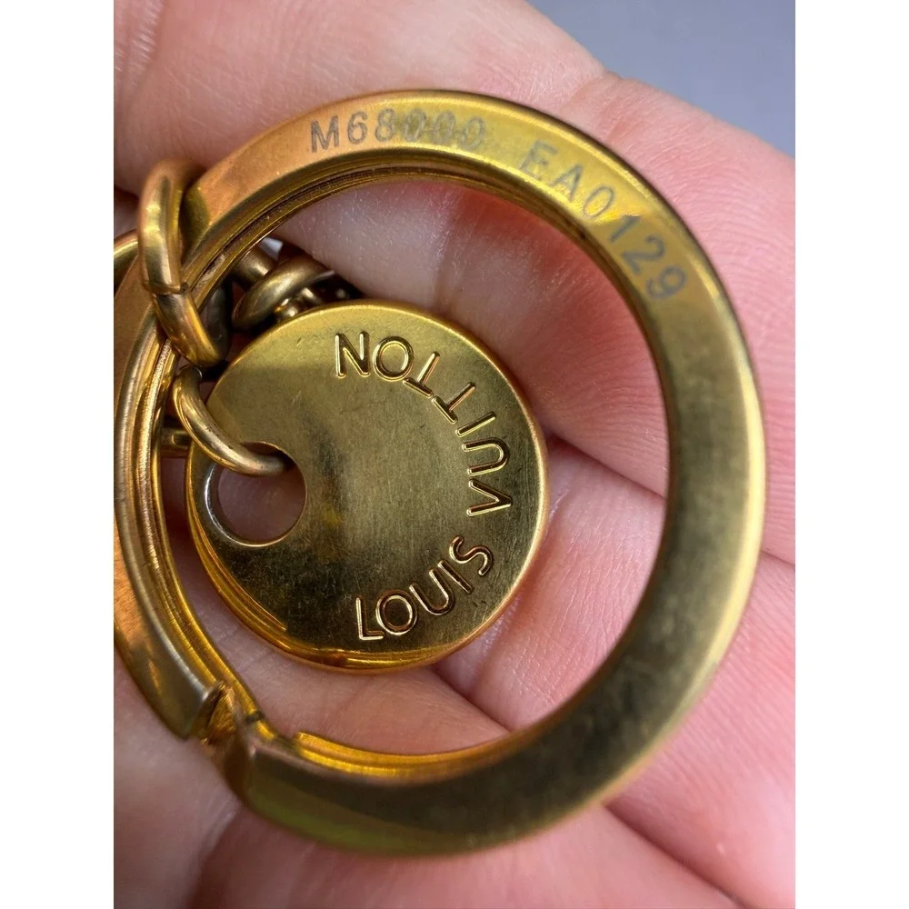 Louis Vuitton Circle Bag Charm Key Ring OS Gold Tone LV Circle M68000 Keychain